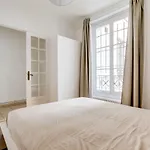 Hostnfly Apartments - Magnificent Apartment Near The Louvre And Opera